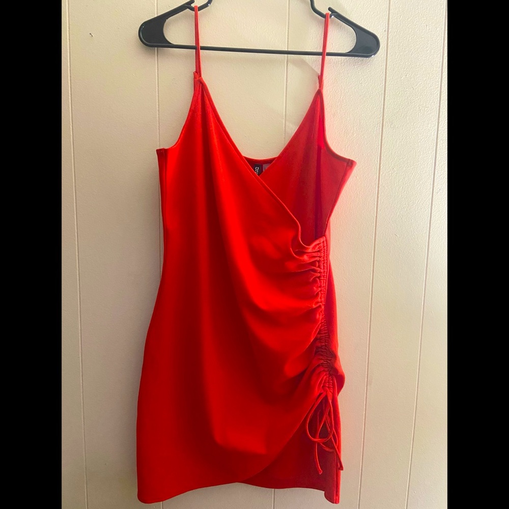 Very cute bright red dress with Spaghetti straps! Size Large